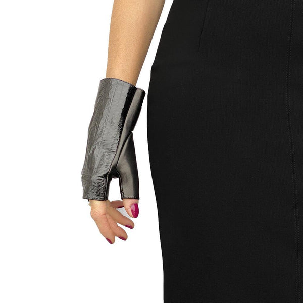 Fingerlose klassische Lederhandschuhe für Damen mit Rubinmanschette